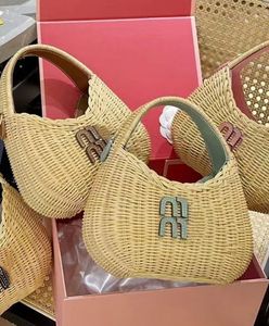 Bolso tejido de hierba Estilo de vacaciones de playa para primavera/verano, cesta de verduras con letras, bolso tejido de vid a la moda, bolso de mano para mujer