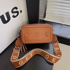 Square 2024 Nouveau alphabet 3D Small Small Stand One épaule Bagous de caméra Crossbody Sacs 80% Factory Wholesale