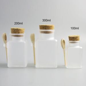 Frasco de botella de corcho de sal de baño en polvo de plástico ABS transparente grande cuadrado con cuchara de madera 100 ml 200 ml 300 ml 10 piezas