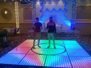 Équipement de DJ d'effet de scène de piste de danse numérique LED vidéo ultra-mince de scène