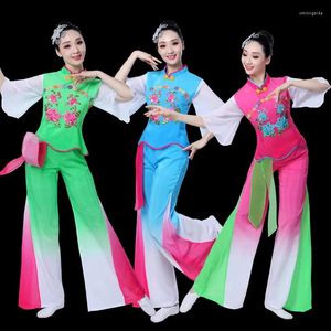 Escenario desgaste Hanfu danza nacional traje clásico ventilador tradicional chino