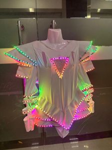 STAGE USE LED Light Costume Événement chanteur Show White BodySuit Women Women Night Nightclub Rhinestone Jumps Cuit