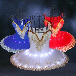 Vêtements de scène Costumes de Performance de Ballet professionnel femme lac des cygnes vêtements de danse luminescents lumière LED danse H501