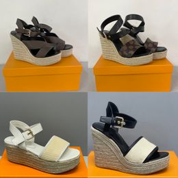 Cuñas Mujer Sandalias de diseñador Tacón Alpargatas Zapatos de plataforma Star Board Diapositivas de cuero Zapatos de plataforma al aire libre No378
