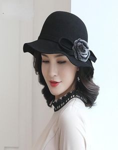 Chapeaux à bord avare 2021 hiver haute qualité 100% laine de lia dame chapeau avec fourrure fleur femmes nœud papillon disquette feutre Fedora9679854