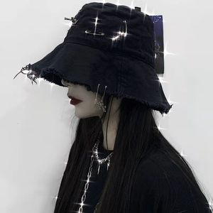 Sombreros de ala tacaña Negro Harajuku Mall Sombrero gótico Mujeres Hombres Chica Punk Emo Oscuro Académico Estética Cruz Gorras Hada Grunge Cubo Alternativa 230511