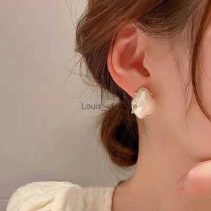 Stud 2023 Nuevos elegantes pendientes de perlas barrocos franceses Pendientes de joyería de moda coreana para mujeres niñas Exquisitos accesorios inusualesH240124
