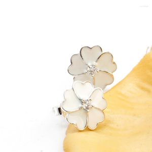 Pendientes de tuerca de plata de ley 925, flor de prímula, esmalte blanco, Compatible con joyería CZ transparente, regalo para mujer