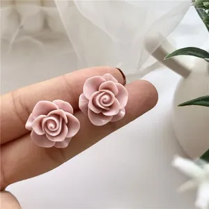 Pendientes de tuerca con forma de rosa de resina tallada en 3D, joyería de flores rosas, regalos de Navidad para mujeres y niñas, poste de fiesta