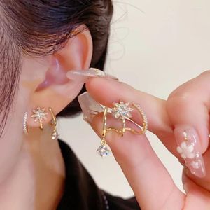 Pendientes de tachuelas Fashion Claw Ear Fun Forma Micro incrustaciones Circón Accesorios de lujo para mujeres Fiesta de joyería coreana