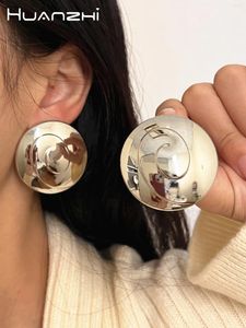 Boucles d'oreilles Stud Huanzhi Couleur de grande taille pour les femmes pour les femmes Round Geometric Niche Design Glossy Metal exagéré bijoux