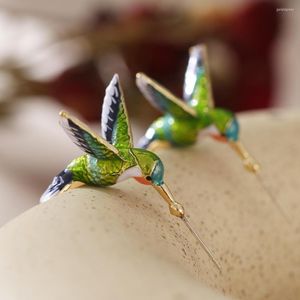 Pendientes de tuerca Huitan creativos en forma de pájaro volador para mujer, accesorios divertidos de colores para adolescentes, joyería elegante para fiesta de cóctel y chica