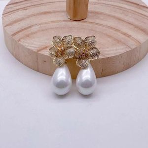 Boucles d'oreilles KKGEM 15x27mm coquille de mer blanche perle forme de larme goutte boucle d'oreille à la main pour les femmes fête de mariage