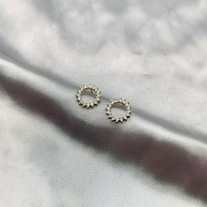 Pendientes de sementales dulces para mujeres Circón de oro chapado S925 Silver Needle Posting Percing Fashion Jewelry Accesorios de boda