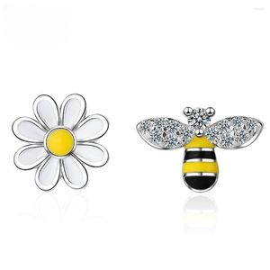 Boucles d'oreilles TKJ mignon asymétrique abeille marguerite zircone cuivre pour femmes filles bijoux cadeau