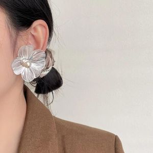 Boucles d'oreilles WANZHI lumière luxe brillant creux grande fleur perle pour femmes filles Ins Niche Design haut de gamme boucle d'oreille bijoux