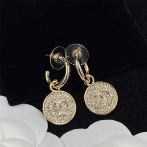 Études de luxe Designers Femmes Fonction d'oreilles Mentilles Mentiles d'oreilles Boucles d'oreilles Bijoux Femmes formelles Shine Diamond Pendant Studs Hoop Ooy Earts Wedding Part 266Q