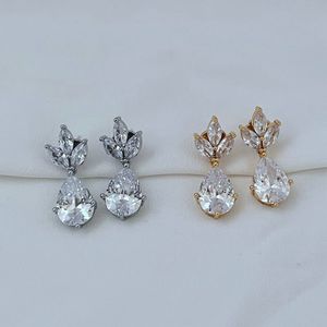 Stud Real 18K Gold Clear Clear Colcon Drop Flower Pendientes Joyas de joyas Fábrica de regalo de boda al por mayor con bolsa de polvo gratis