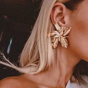 Étalon rétro de fleur en métal grandes boucles d'oreilles à vis pour femmes et motifs géométriques en argent accessoires à la mode des bijoux Q240507