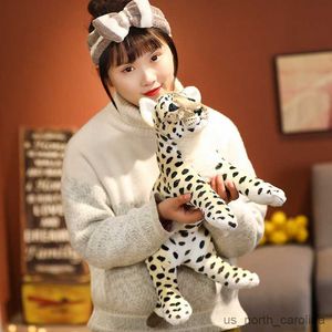 Animaux en peluche en peluche 39-58 cm Nouvelle simulation Lion Tiger Leopard Toys Home Decor Farmed Real Animaux Dolls Soft for Kids Boys Gift R230811
