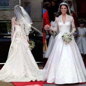 Superbes robes de mariée Kate Middleton Royal Robes de mariée modestes en dentelle à manches longues volants train cathédrale sur mesure mariées de haute qualité