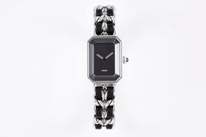 Montre pour femme élégante et classique Sugar cube Premier mouvement à quartz de la collection en plusieurs tailles