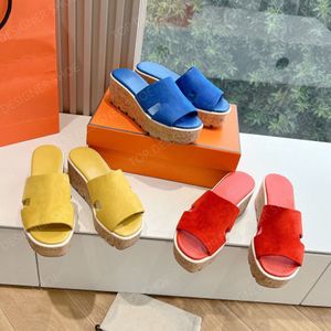 Gamuza Plataforma Tacón Zapatillas Tacones altos Punta abierta Diapositivas sin cordones Sandalias de cuña para mujer Suela de madera Diseñador de lujo Zapatillas Calzado de fábrica