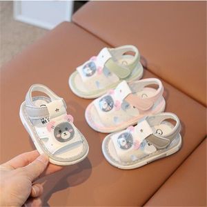 Été bébé sandales 2022 nouvelle fille coréenne chaussures plates 0-2 ans garçons filles semelle souple antidérapant première fois chaussures de marche en gros et au détail