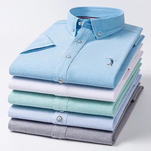 Coton Coton Shirts à manches courtes pour les hommes Casculé Slim Fit Formal Plain CHIRT DOSPRE CHIMES FILS VOITS ARTICLES TOPS 240229