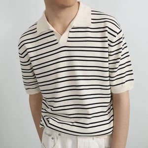 Été hommes polos décontracté rayé T-shirts homme à manches courtes chemises d'affaires mode coréenne T-shirts sociaux hauts homme vêtements 240304