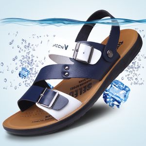 Été Sandales Pu Leather Chaussures de plage masculine Couleur mélangée décontractée Breatte Mans chaussures Antisiskide Fashion 230509