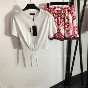 Été Nouvelle Jupe Costume Femmes Tshirt Deux Pièces Ensemble Lettre Imprimé Cravate Noeud Taille T-Shirt À Manches Courtes Taille Haute Jupes Slim Cool Confort Designer Femmes Vêtements