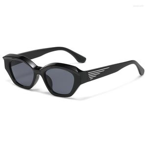 Gafas de sol 2023 Classic Sexy Cat Eye Diseñador de la marca de las mujeres Espejo Triángulo negro Lentes de los hombres Gafas de tinte U