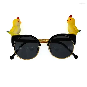 Gafas de sol 2024 DIY Lady Gold Barroco Marca Retro Marco negro Playa Cadena de metal Pájaro Gafas de sol redondas para mujer Show Eyewears
