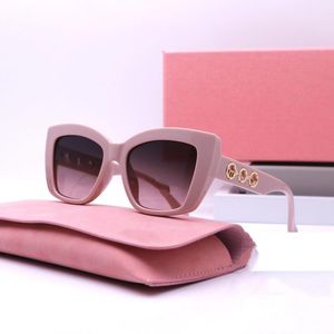 Lunettes de soleil Marque Femmes Designer Luxury Cat Eye Sun Glasses Femme Femme Classic Vintage Eyewear UV400 OUTDOOR OCULOS DE SOL