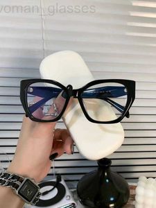Lunettes de soleil designer P famille cadre noir lunettes de couleur unie feu 18W miroir jambe triangle étiquette mode grand est disponible pour une correspondance étroite VY61