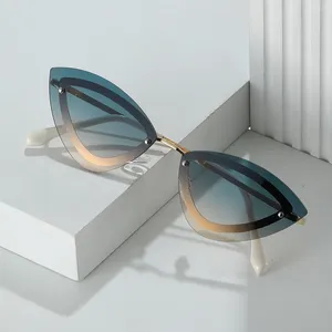 Lunettes de soleil mode œil de chat cadre en métal personnalisé lèvre passerelle lumière luxe UV400 décontracté lunettes noires pour adultes femmes hommes