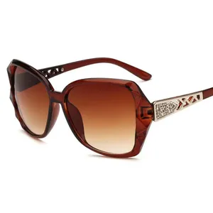 Gafas de sol Fashion Square Mujeres de lujo Big Purple Sun Glasses Femenino Mirror Madre Damas Oculos de Sol Feminino