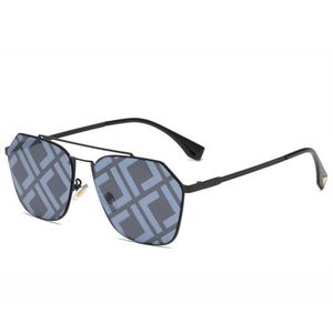 Lunettes de soleil pour hommes de luxe de luxe Womens Retro Lettre de soleil imprimé Polarized Driving Eyewear pour femme Full Frame Gift de lune