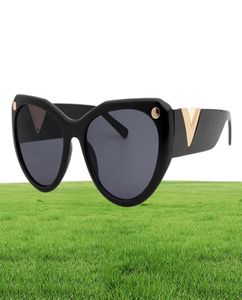 Lunettes de soleil Retro Cat Eye V Letters Femme 2021 Designer Vintage Square Sun Glassements Men Tendy Ocean Metal Shades3123941