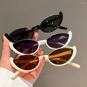 Lunettes de soleil Vintage Small Cat Eye for Women Trendy Half-Frame Sun Glasses Fashion Shades Eyewear