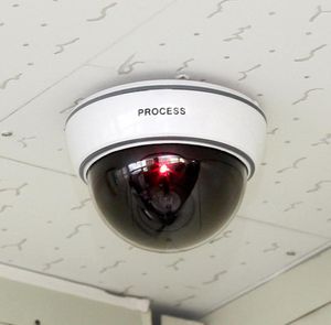 Cámara de seguridad de vigilancia con sensor LED Light Dummy cámaras falsas para protección de seguridad para exteriores 5698369