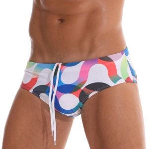 Swimwear 2021 Vente chaude Triangle de natation des hommes sexy.