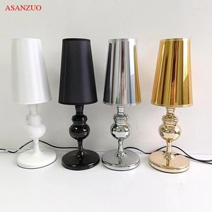 Lampes de table mode Fashion Spanish Guard Lampe Modern Living Room Study Study Decor Home Decor Art Bureau de lecture de lit Éclairage d'éclairage