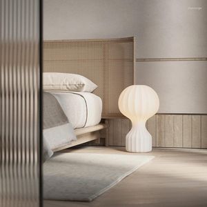 Lampes de table Italie Gatto Lampe en soie Moderne Minimaliste El Showroom Étude de style japonais Creative Chambre Décoration Chevet LED
