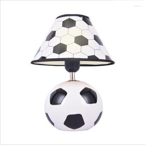 Lampes de table Lampe de football moderne en céramique pour enfants Porcelaine saine Noir Blanc Bureau Veilleuse 27 cm 2518