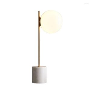 Lámparas de mesa Lámpara de mármol moderna Bola de cristal Luces de sombra Escritorio para dormitorio Diseño Decoración del hogar Lumiaires Iluminación creativa