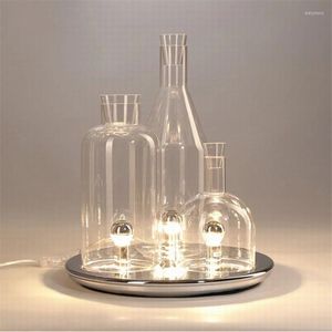 Lámparas de mesa Botella de vino moderna Lámpara de vidrio de metal transparente cromado Decoración de escritorio creativa Accesorio de iluminación TA103