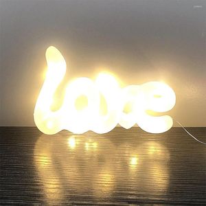 Lampes de table Lampe de décoration personnalisée à LED Lumières en forme d'amour Signe Délicat Décor à la maison Large application Lumière Intérieur Ménage Pelouse
