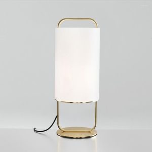Lampes de table lampe de chevet américaine postmoderne nordique Simpe tissu abat-jour en fer forgé créatif chambre salon bureau design